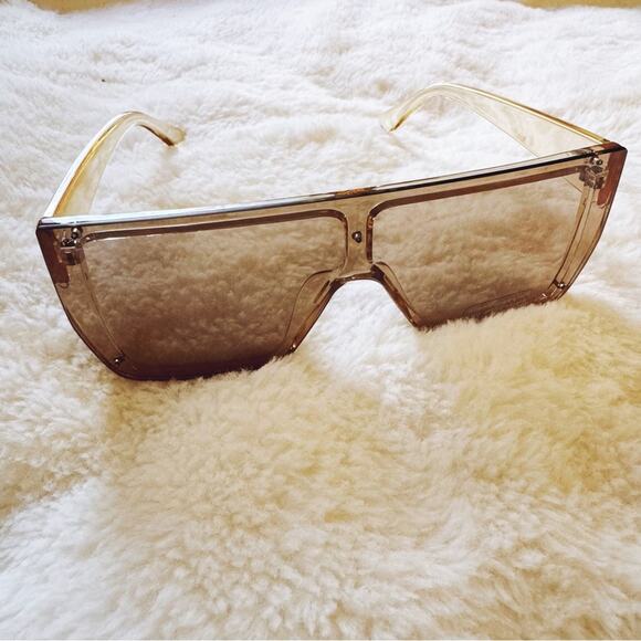 Greta Clear Yellow Oversized Statement Sunglasses - Picture 3 of 9